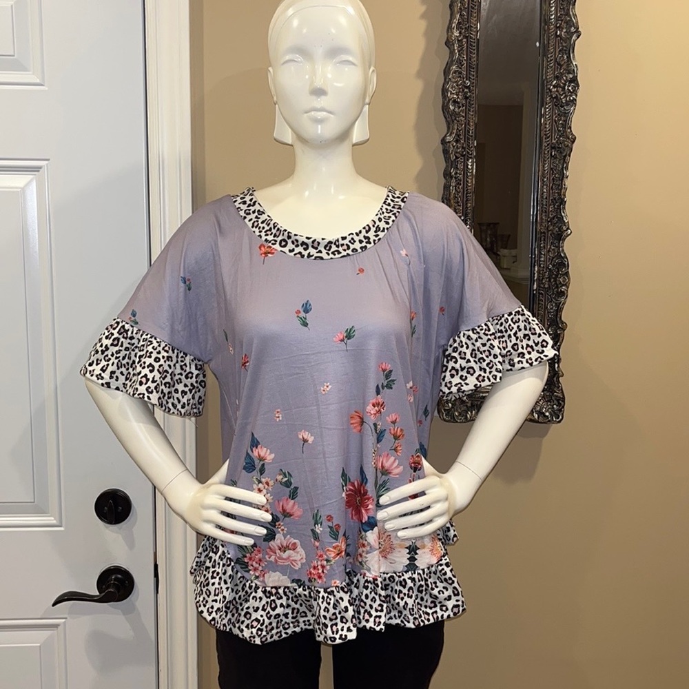 Brand new top Goes great with leggings or jeggings